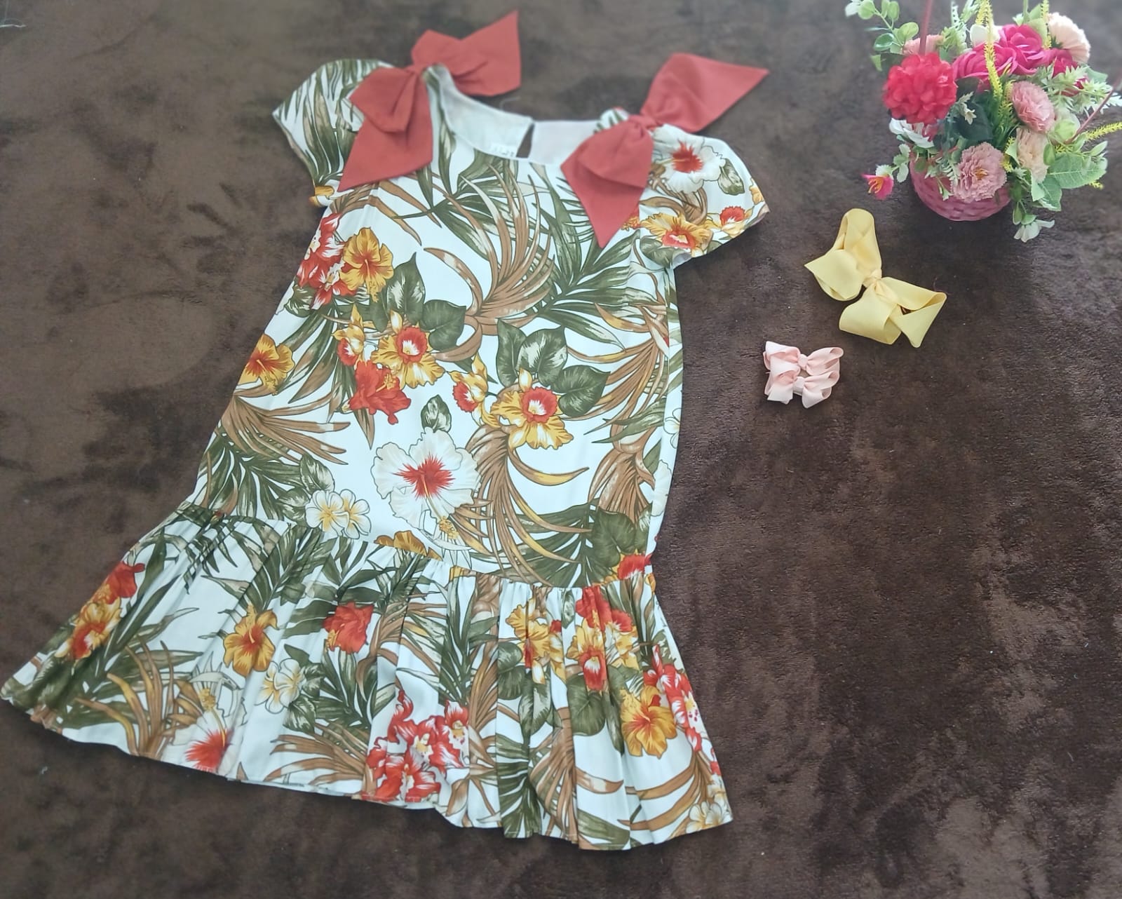 Vestido Floreado de Verano con Lazos en los Hombros