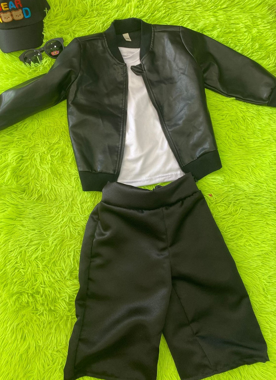Traje Infantil Estilo Rockero / Disco - ¡Preparado para Rockear la Pista!
